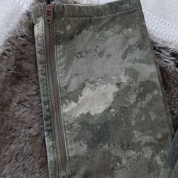Urban Outfitters camo green pants - Picture 6 of 7